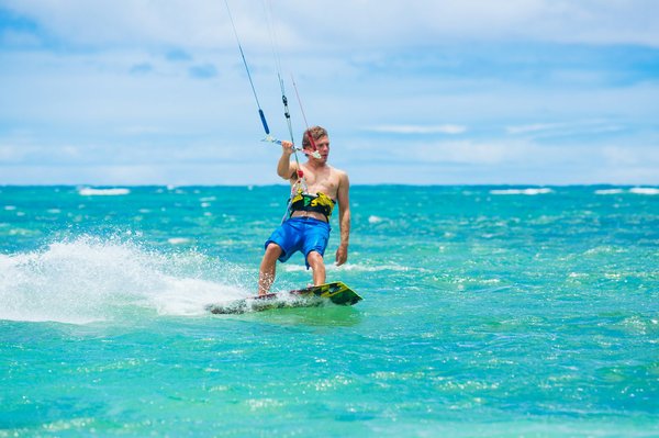 Où trouver les meilleures plages pour le kite surf à Zanzibar ?